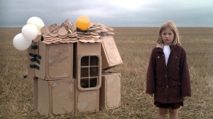 EIN SCHUH GEHT BARFUSS